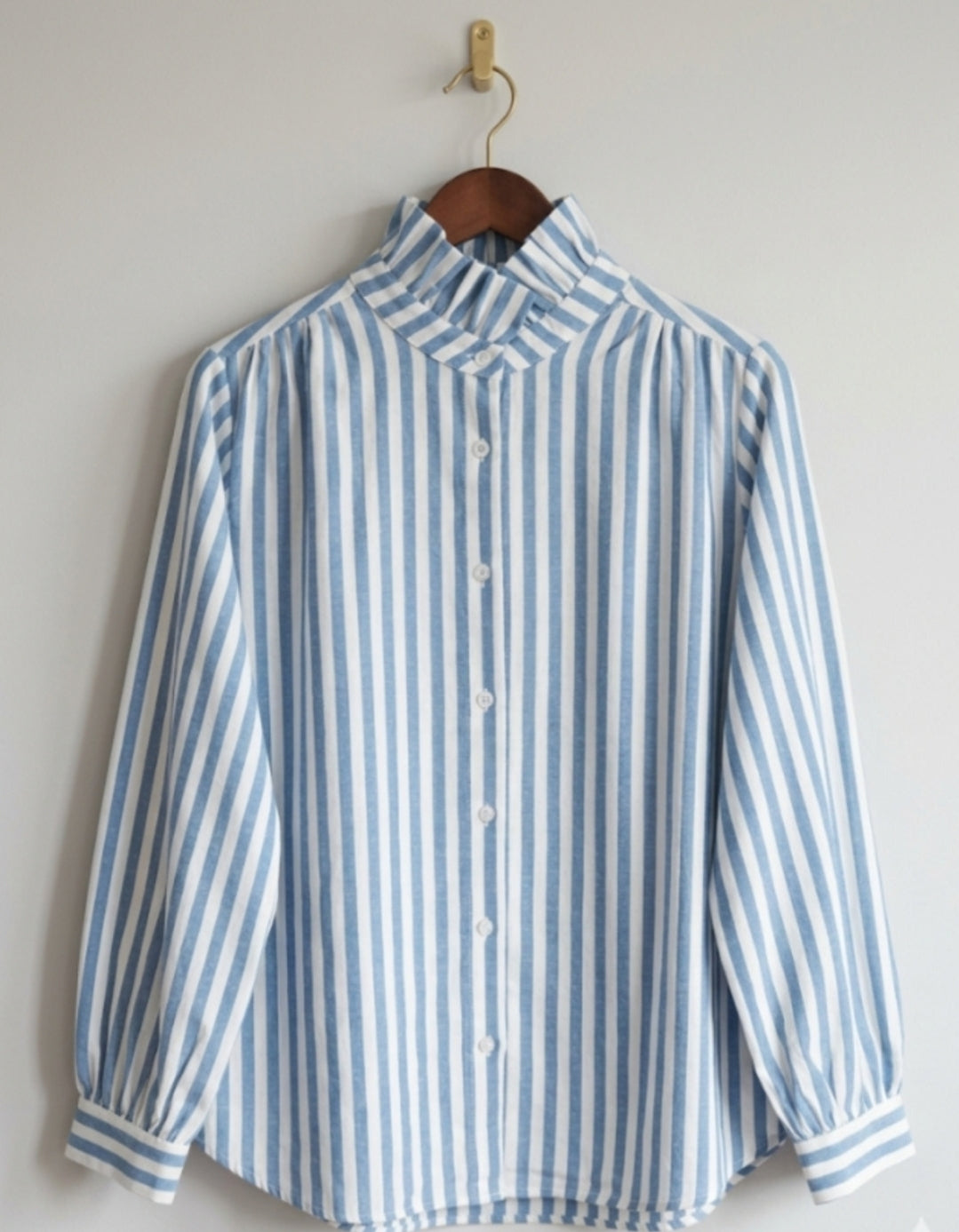 Chemise à col victorien